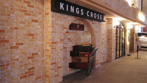 King's Cross Harry Potter Cafe Platform 9¾
