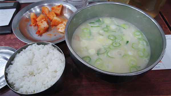 Sinseon Seolnongtang - Ox Bone Soup, Rice & Kimchi
