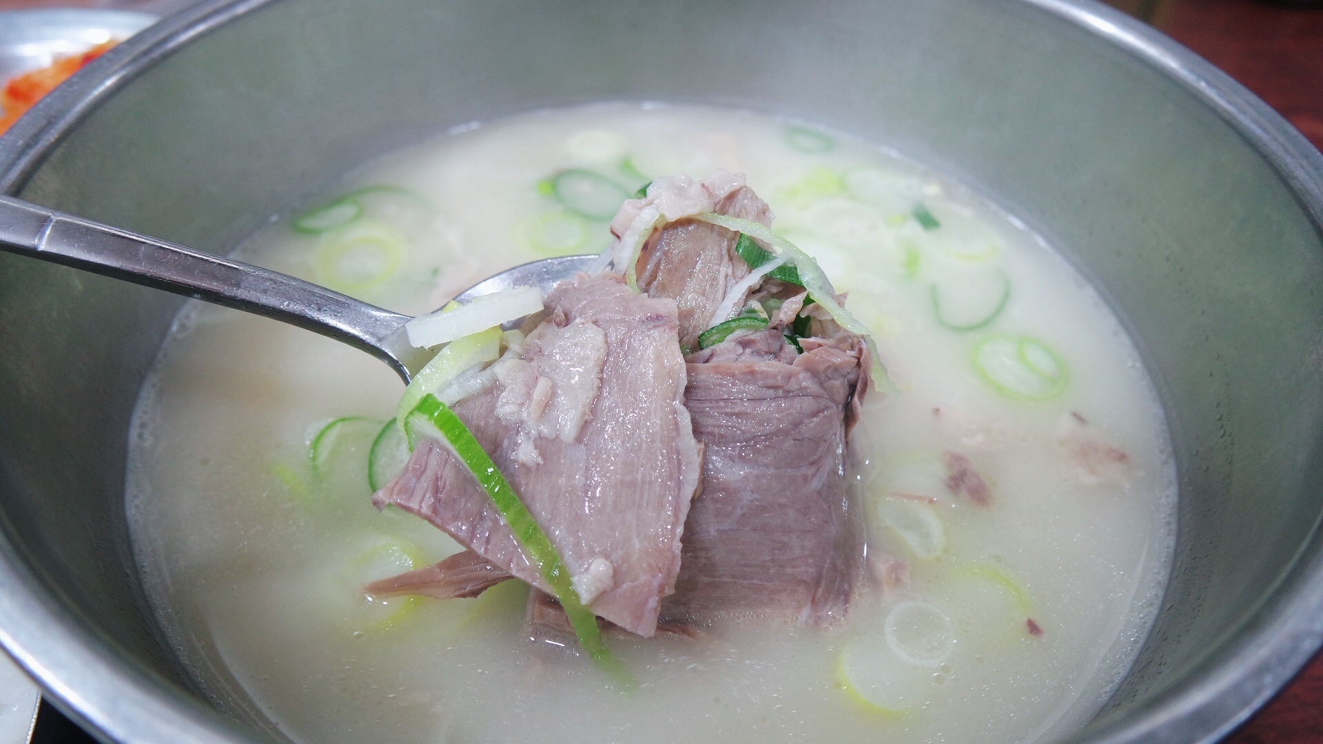 Sinseon Seolnongtang - Ox Bone Soup